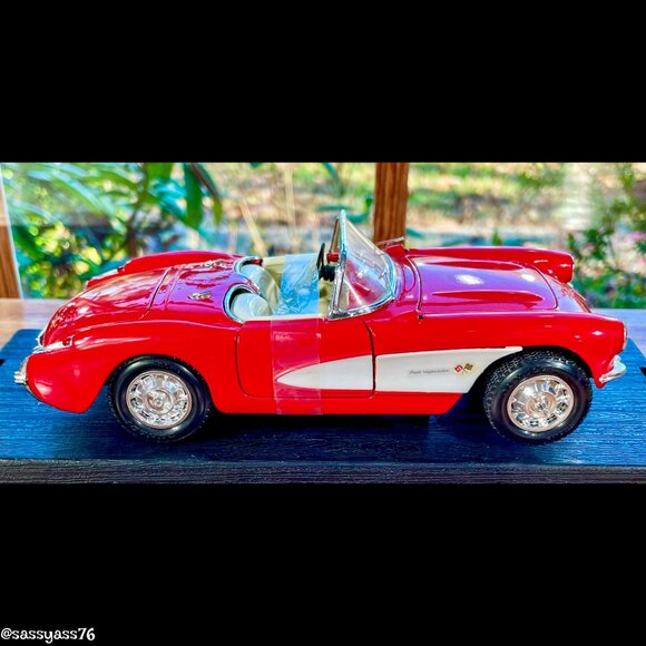 ▪️VTG▪️ROAD LEGENDS▪️1.18 Coll Die-Cast Metal 1957 Chevrolet CORVETTE Model - Picture 3 of 13